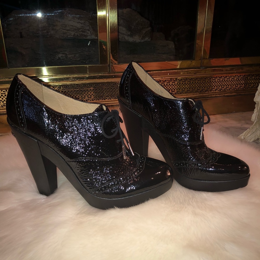‼️SOLD‼️ NWOT Michael Kors Patent Leather booties